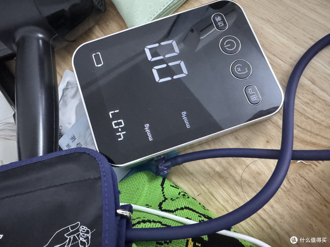 爱奥乐AI血压计——你的私人健康分析师