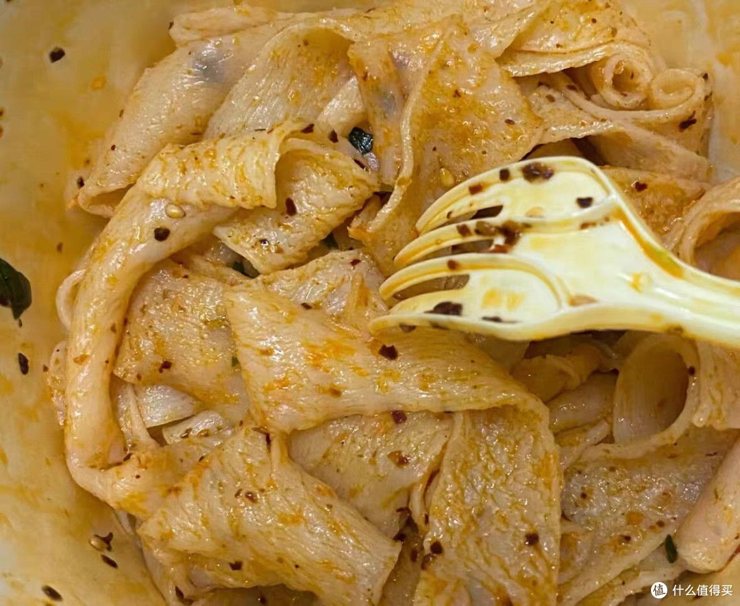 阿宽麦香面皮:速食界的川味之光