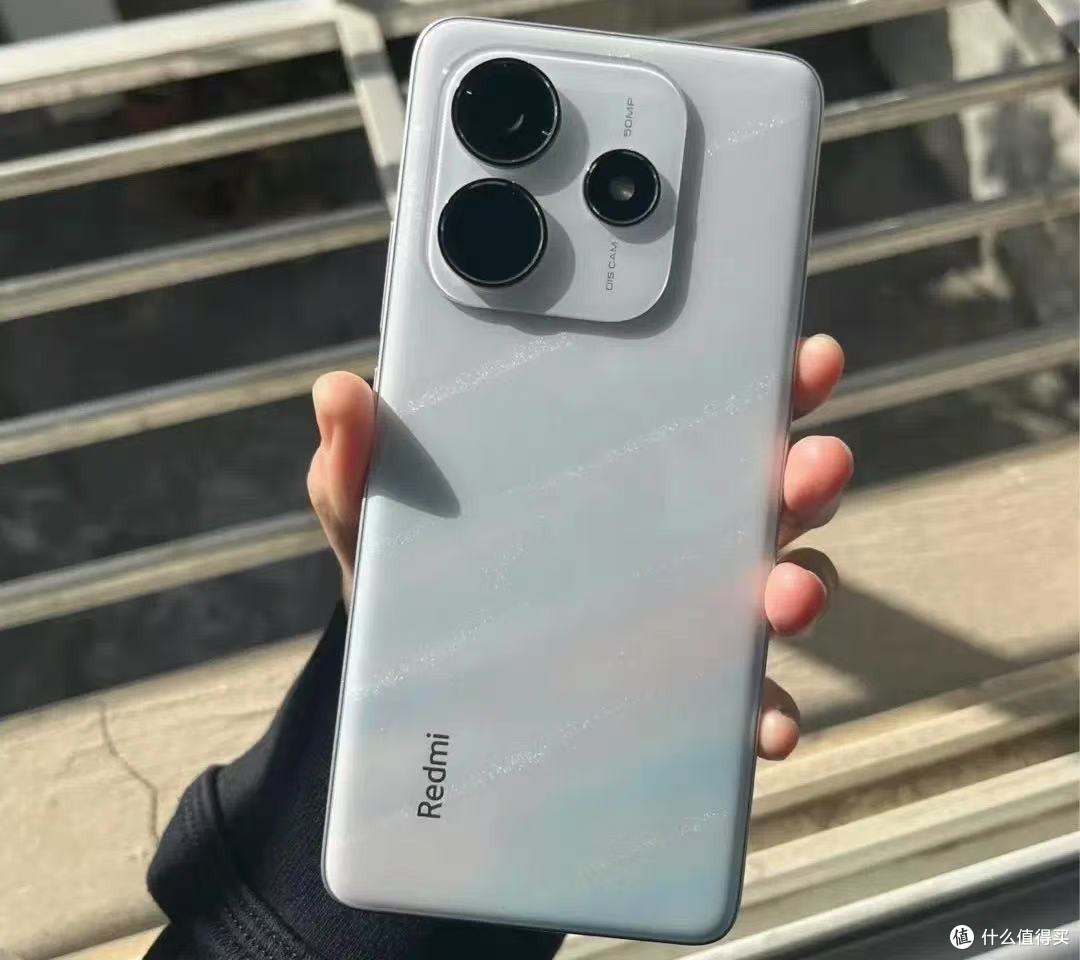 小米继续“消灭”山寨机,天玑7025-Ultra+5110mAh,跌至899元