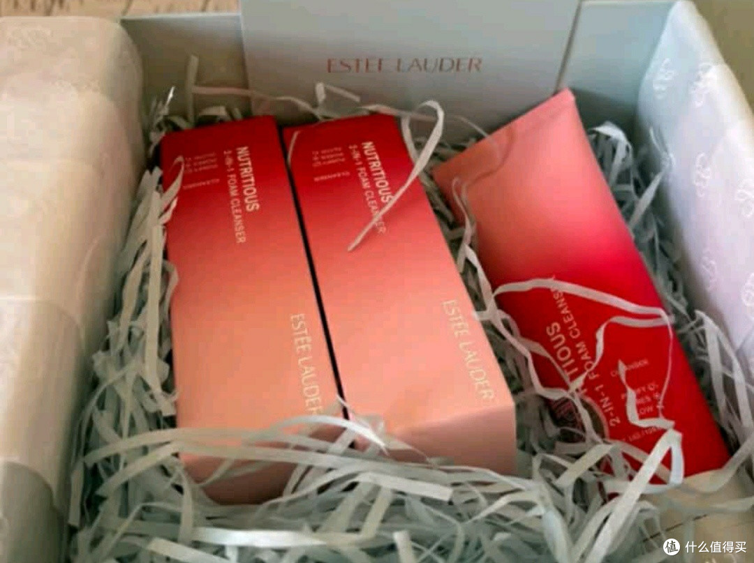 雅诗兰黛红石榴洁面乳:深层清洁,焕亮肌肤的生日礼物🎁