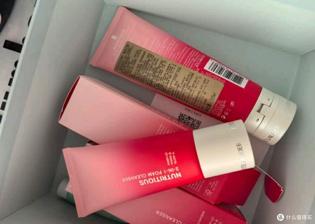 雅诗兰黛红石榴洁面乳:深层清洁,焕亮肌肤的生日礼物🎁
