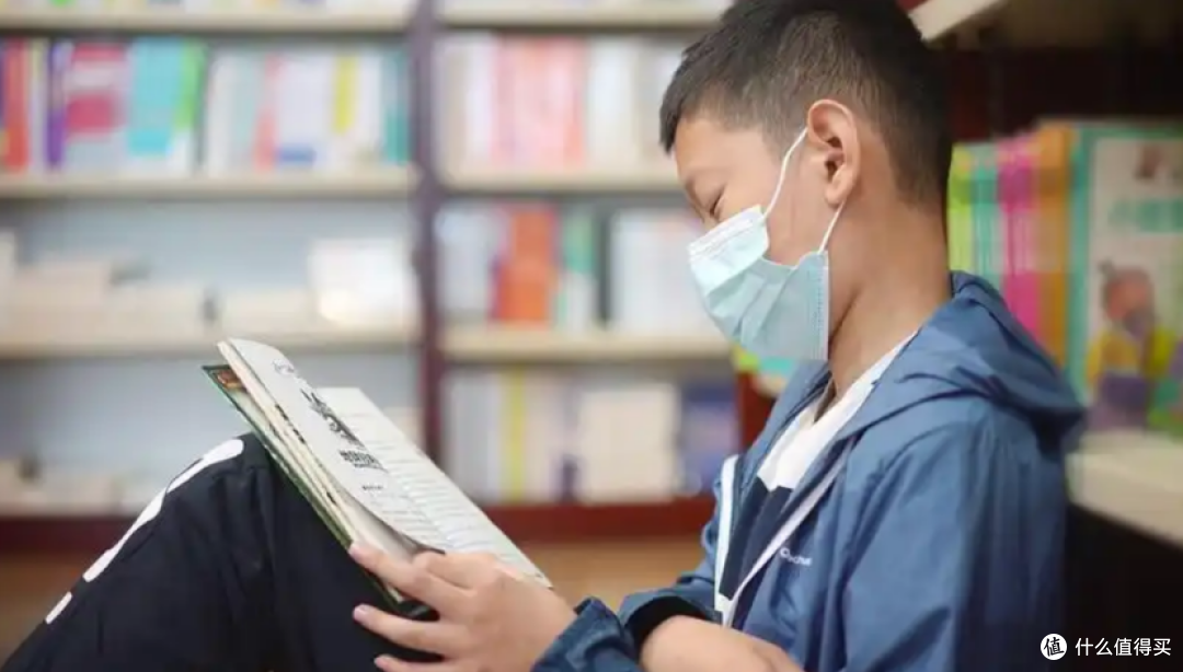 小学生家长得看看:错误护眼对孩子不好,孩子9岁就近视400度了