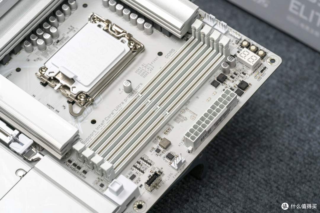 少有纯白Z890主板,技嘉Z890AORUS ELITE WIFI7 ICE冰雕主板评测