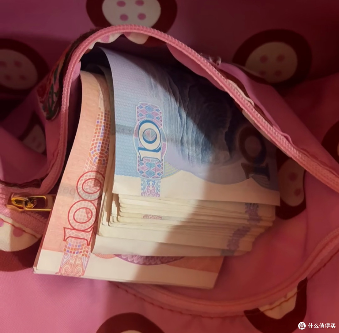 90后媳妇买房,婆婆拿出30万,不由感叹:老一辈到底是咋攒钱的?
