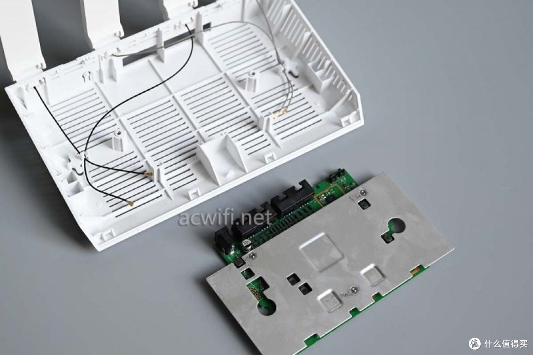 九联UNR050H拆机最便宜的双2.5G 海思WI-FI 7