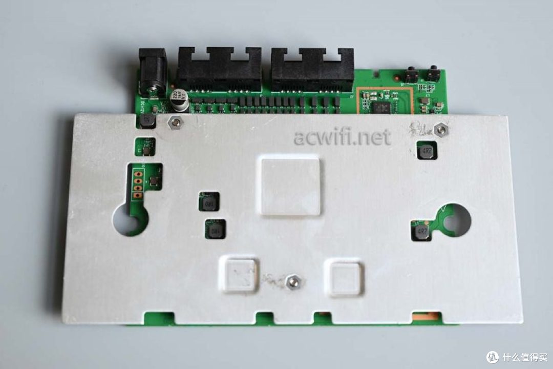 九联UNR050H拆机最便宜的双2.5G 海思WI-FI 7