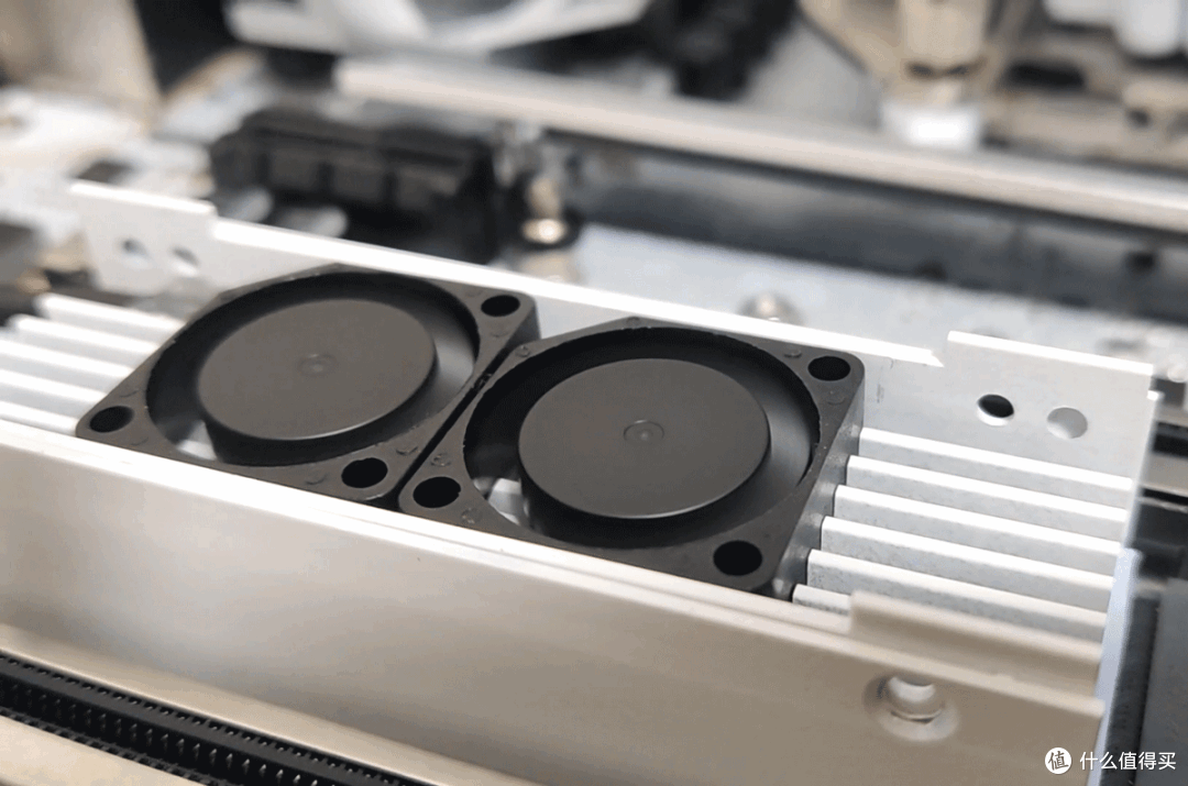 不只是快!从游戏到生产力,全面探索海康存储C5000 PCIe5.0固态