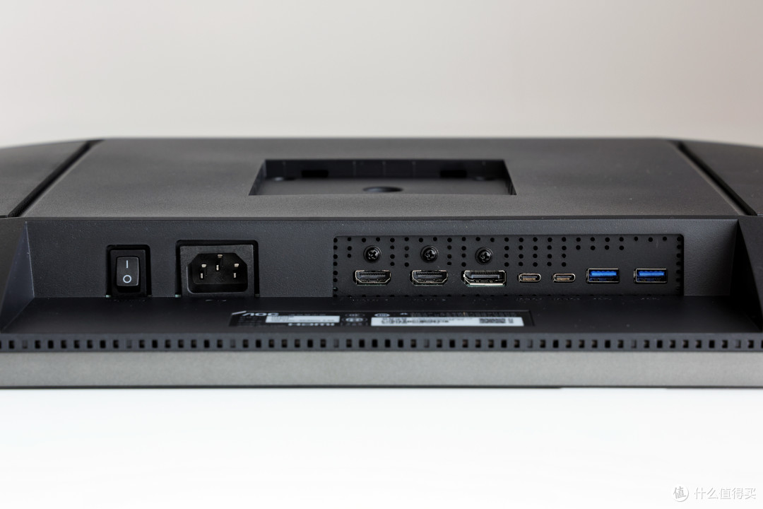 2025最值得入手的显示器——AOC U32U3D 31.5英寸4K显示器