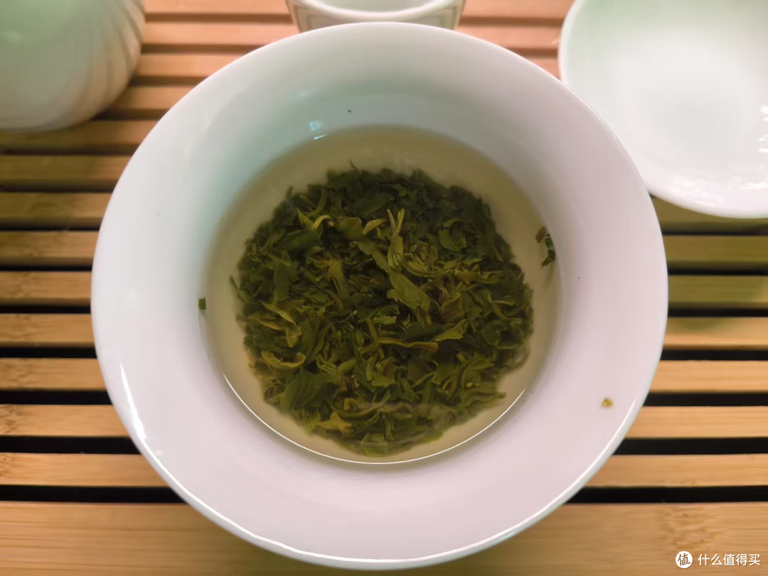 限定款春茶,平仄VS东方树叶:春日龙井新茶谁更值得买?