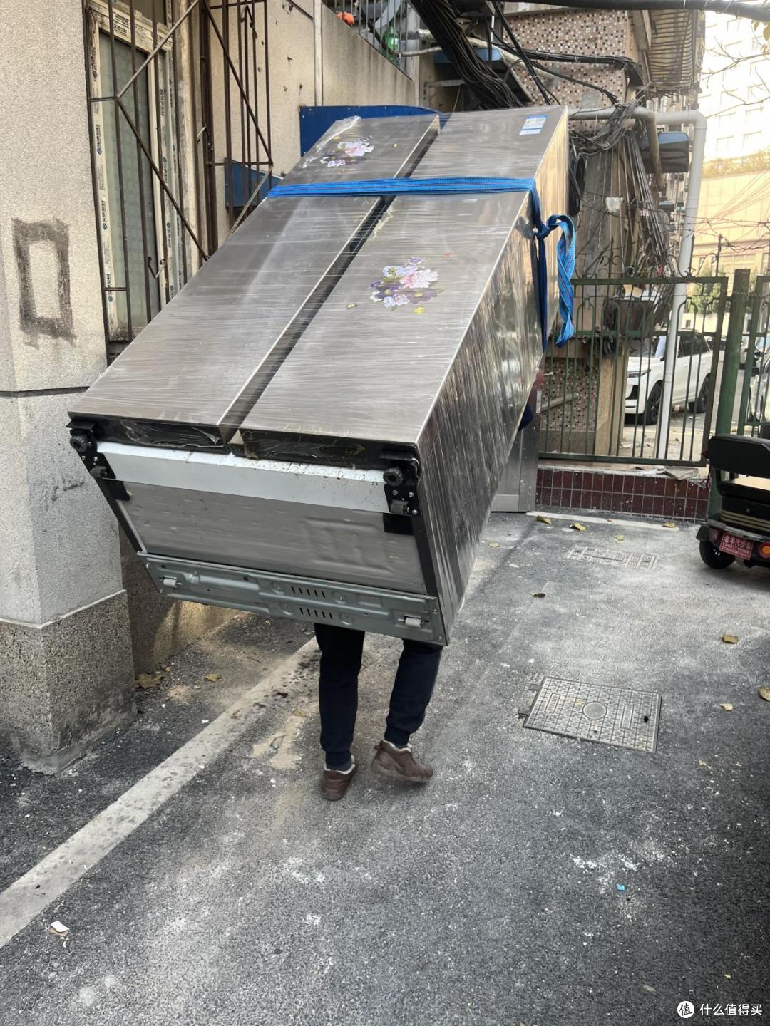 年轻人,别把出租屋当自己家,能凑合就凑合