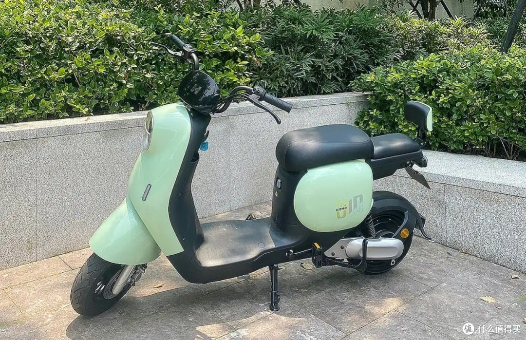 探讨小电驴在城市交通中的作用,以及它对环保的意义