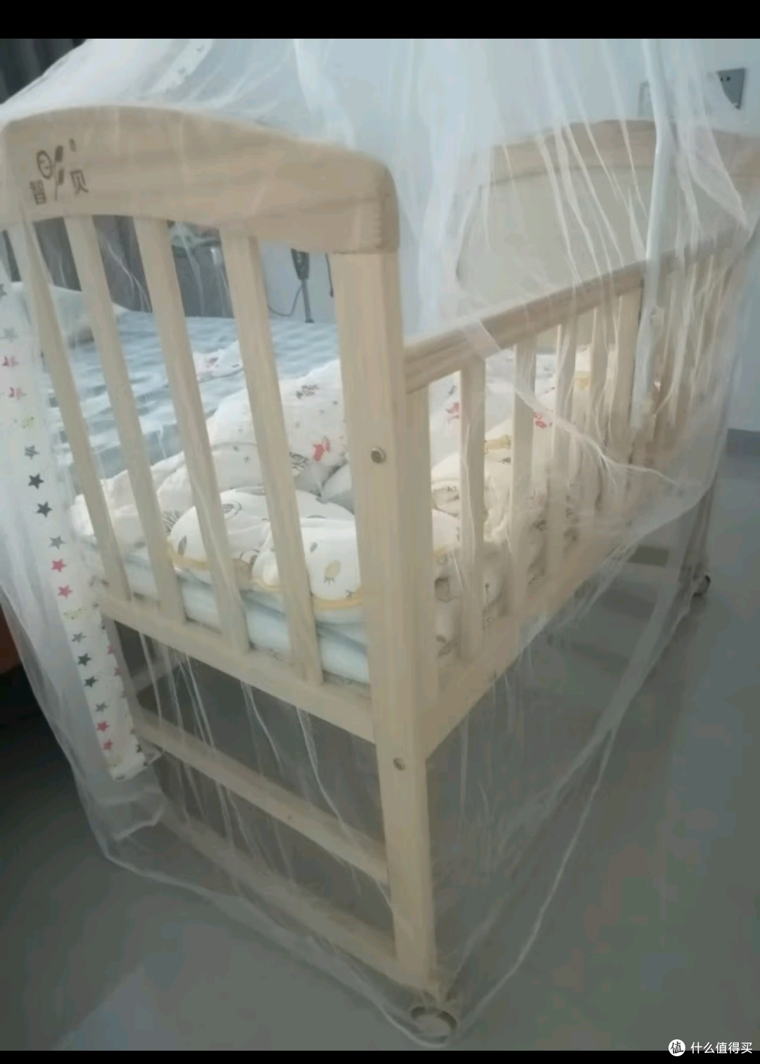 智贝婴儿床实木多功能尿布台新生儿宝宝可拼接移动儿童床 ZB