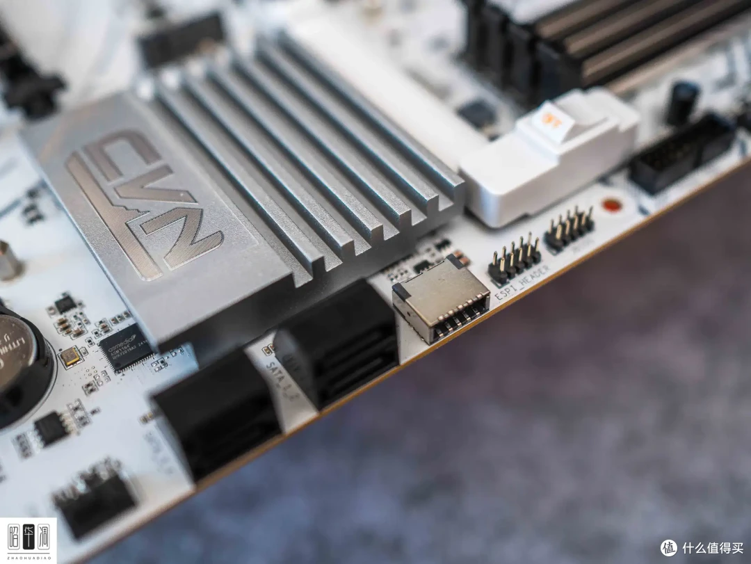 中端板皇诞生记!CVN X870方舟+9950X3D越级绞杀旗舰平台