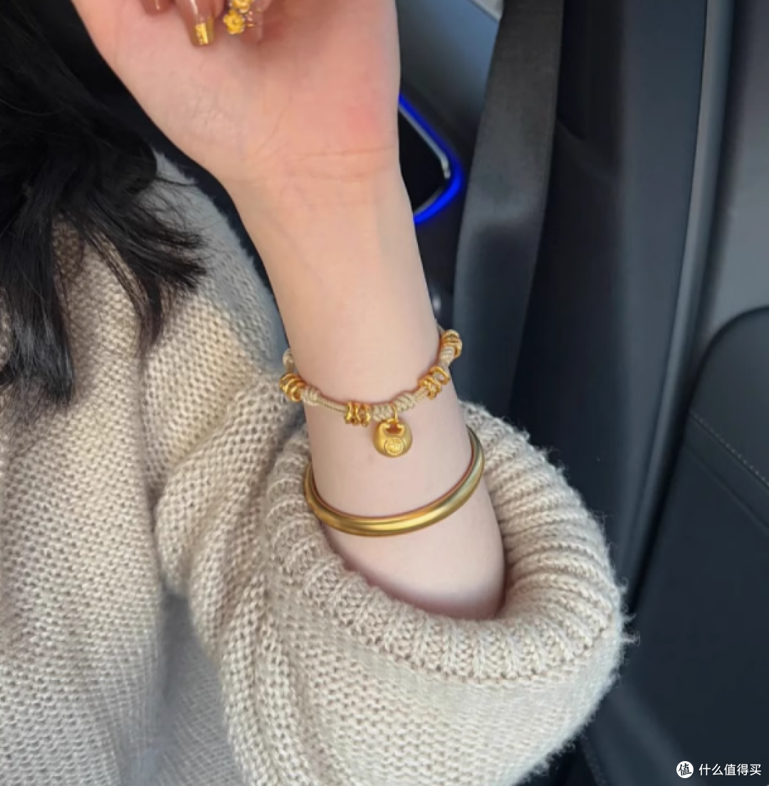 汉唐珠宝黄金小胖福盘缠手链:闪耀魅力与吉祥寓意的完美融合