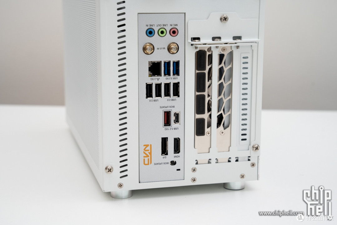 10.8L 便携小钢炮,七彩虹 CVN B850I + 闪鳞 S400 Pro 装机