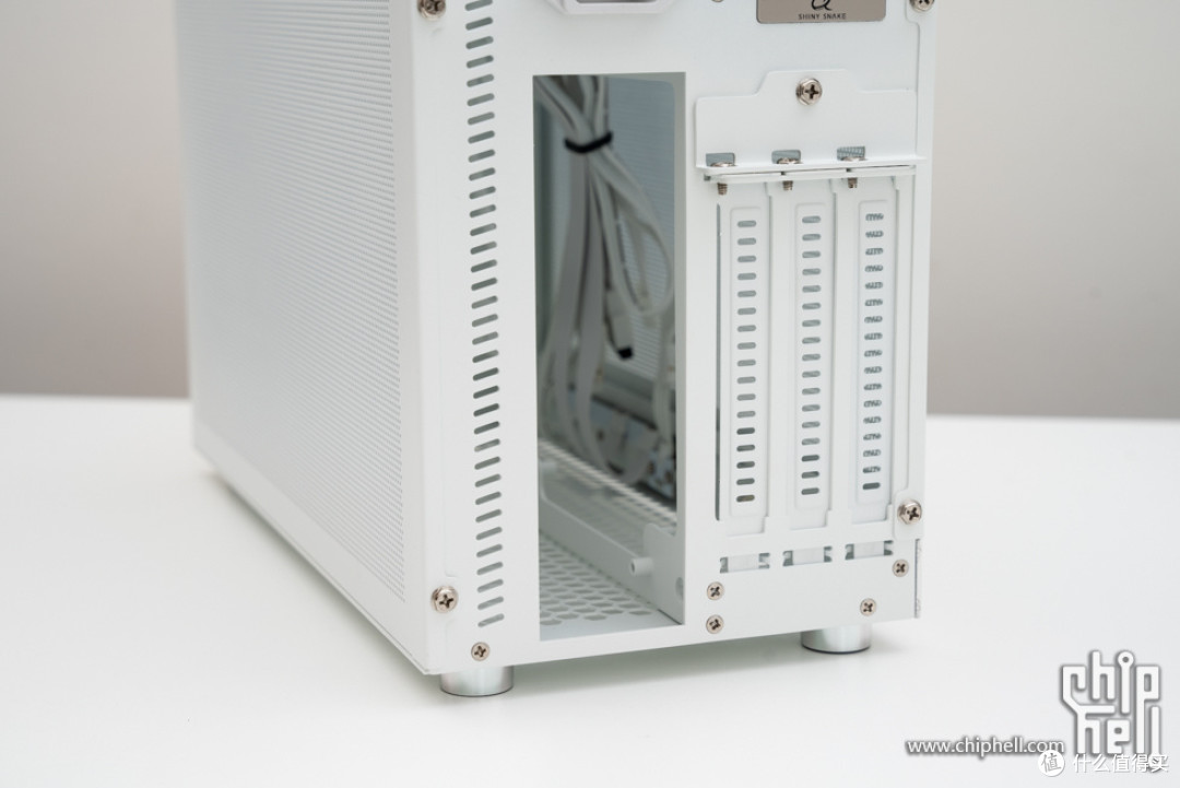10.8L 便携小钢炮,七彩虹 CVN B850I + 闪鳞 S400 Pro 装机
