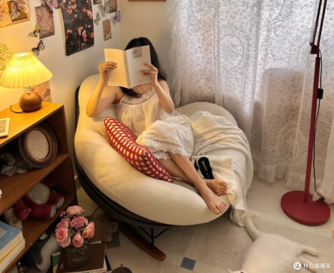 出租屋里精神乌托邦是读书角🛋️