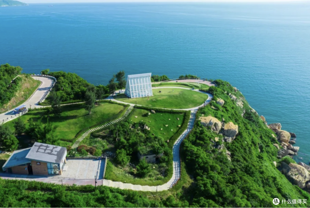 实拍首发!小岛悬崖、悬空泳池,这就是国内酒店的最新顶流!