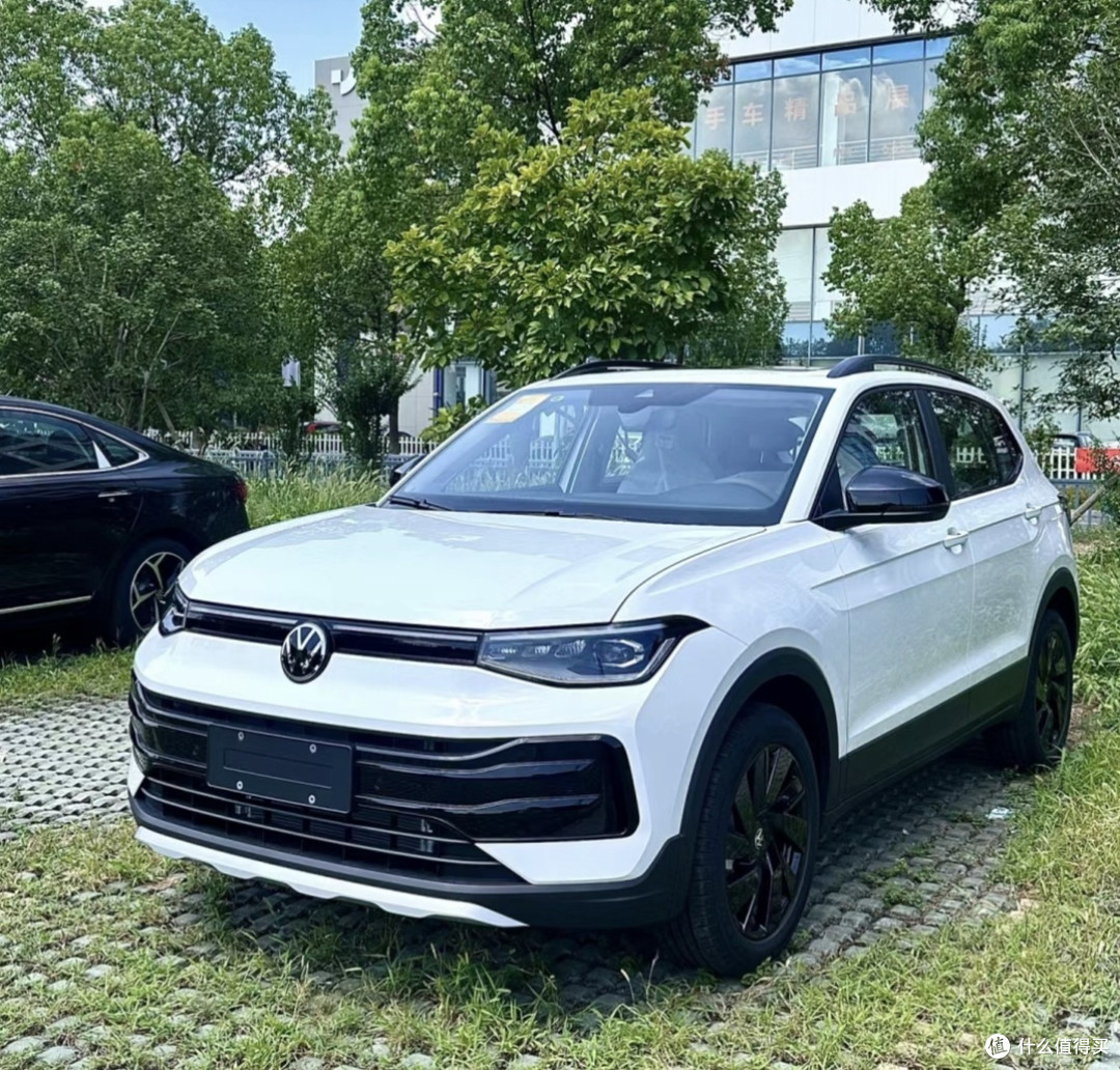 车市新变局：电动车与燃油车的未来博弈
