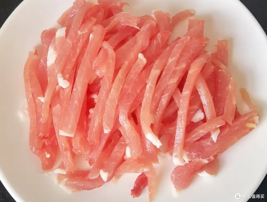 春日美食:青椒炒肉丝