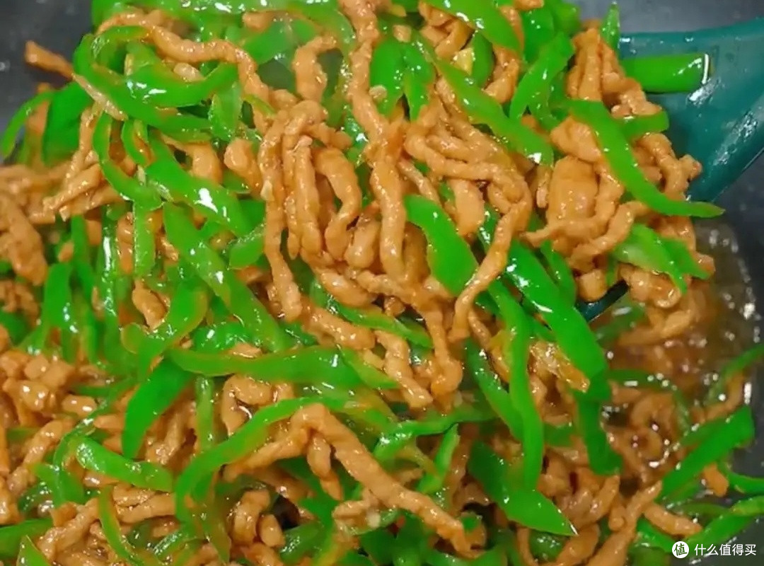 春日美食:青椒炒肉丝