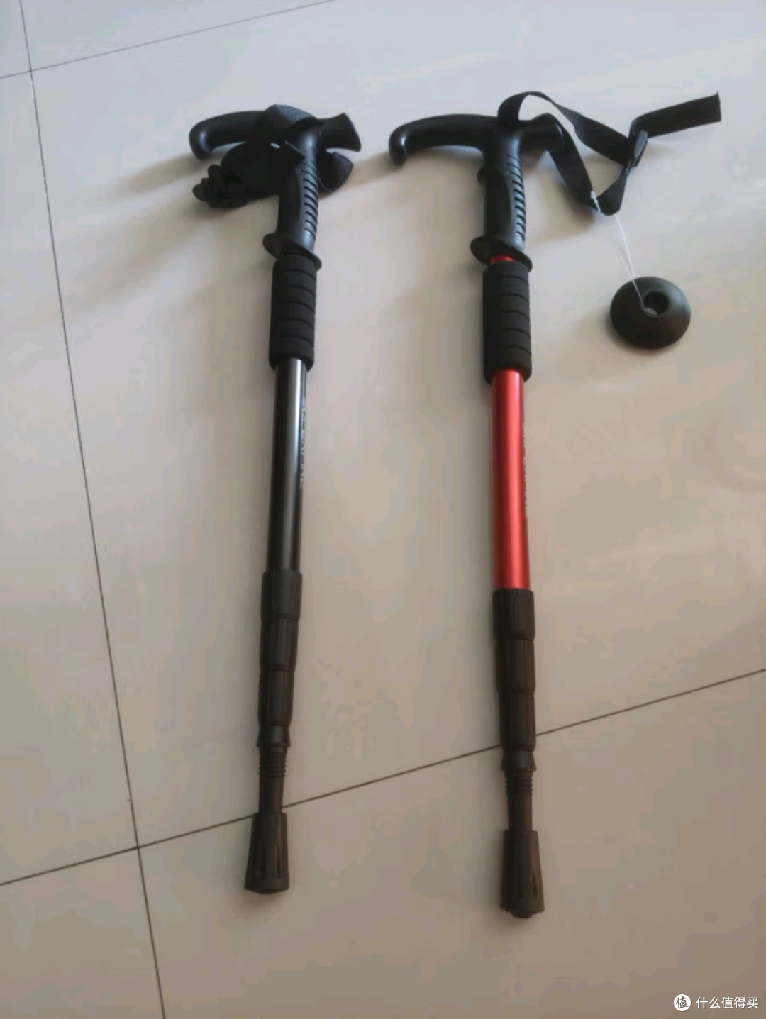 户外防身登山杖:轻盈守护,探险无忧