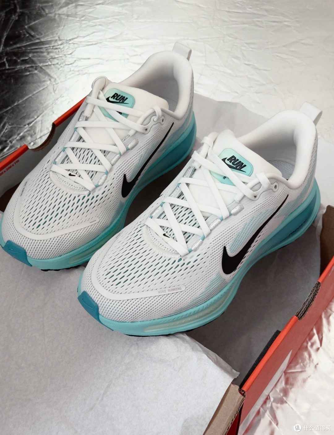 🏃‍♂ Nike Vomero 18：舒适缓震，“云朵”体验