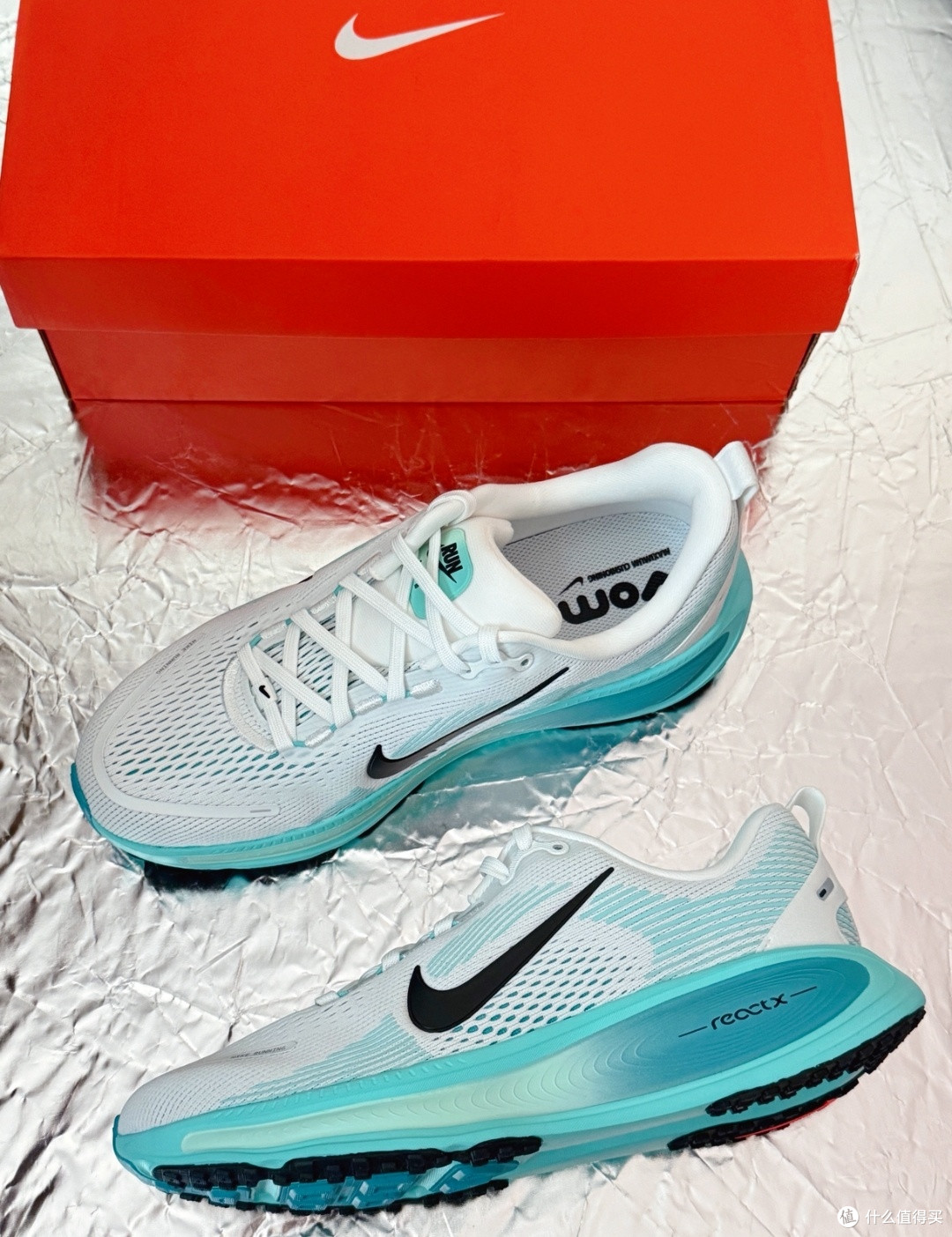 🏃‍♂ Nike Vomero 18：舒适缓震，“云朵”体验