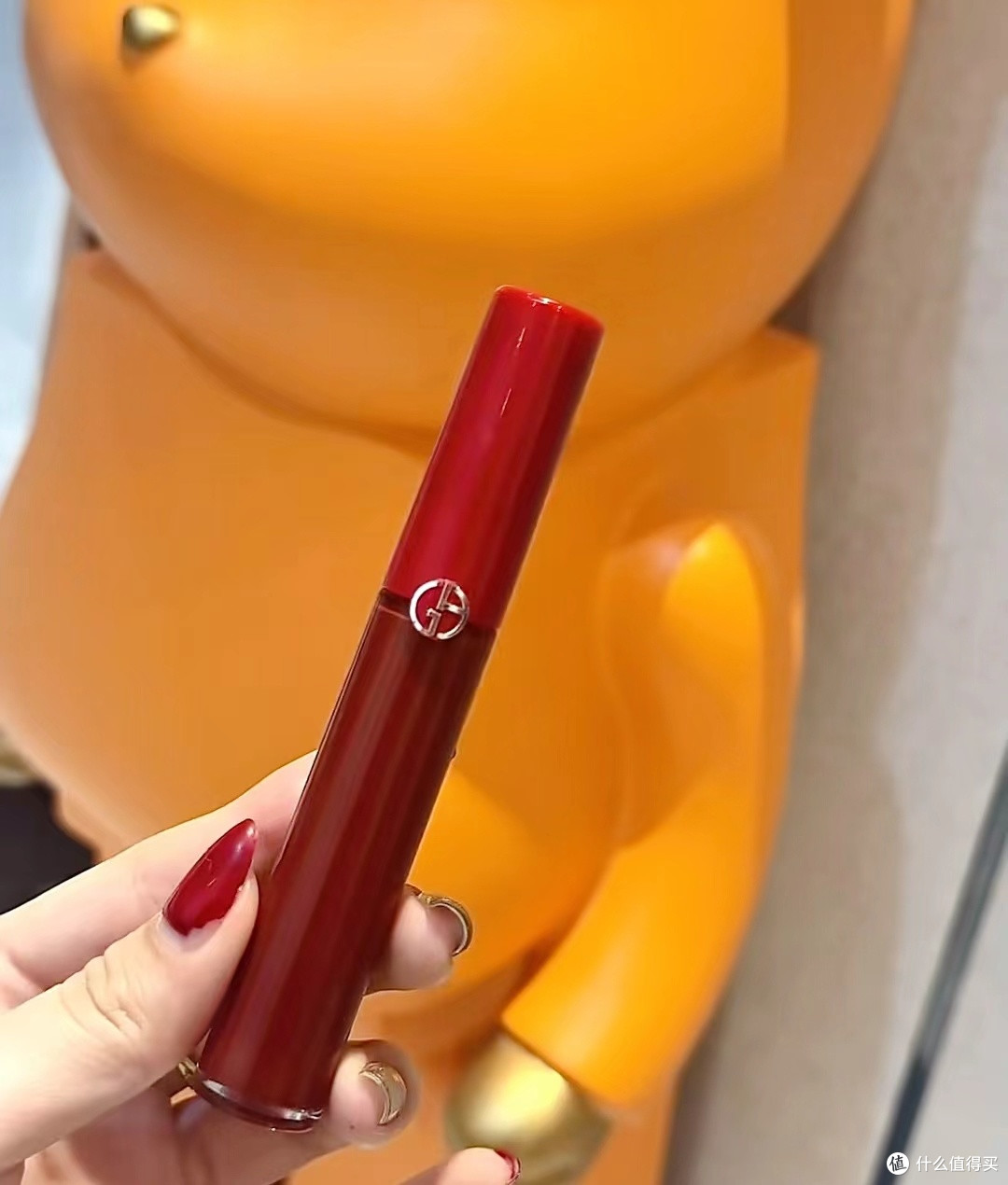 阿玛尼红管唇釉#405：番茄红的显白魔法