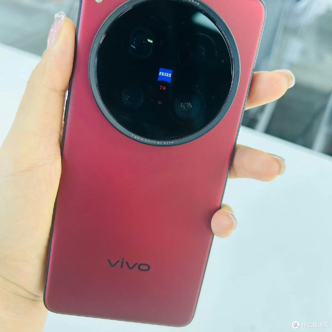 vivo X200 Ultra定档4月21日上市!影像灭霸携“饼干头”颠覆摄影