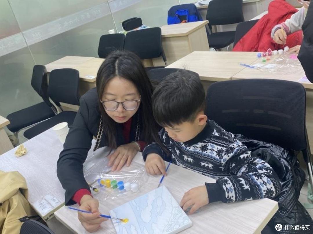 苏州三六六青少年 DIY 肌理画小课堂：释放创意，绽放个性