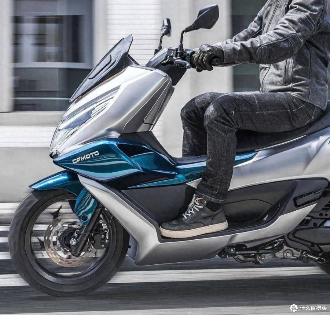 春风全新150sc踏板摩托车