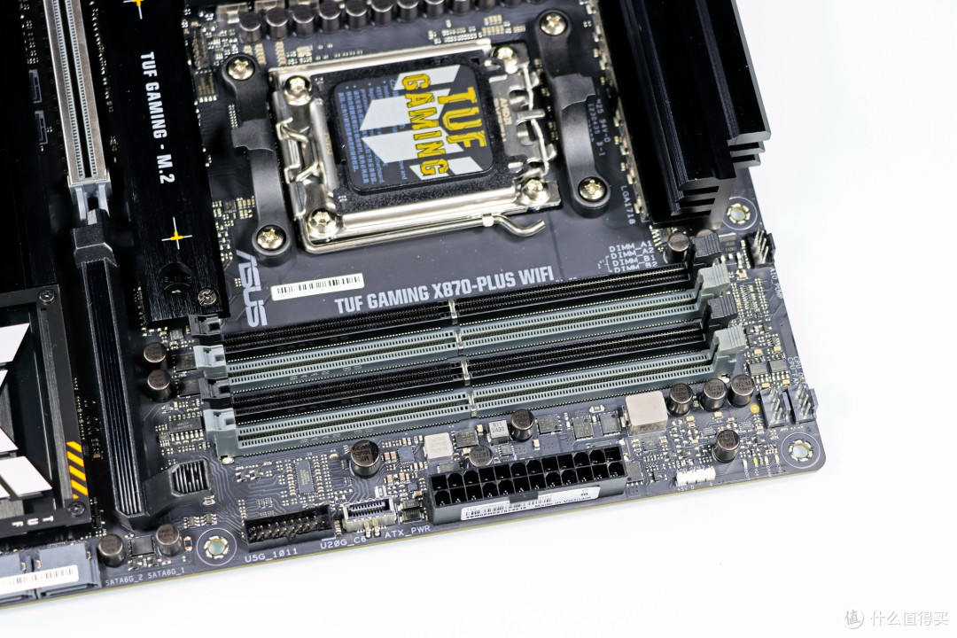 AMD R9 9950X3D 真强!搭配华硕 TUF X870-PLUS 与 索泰 RTX 5080