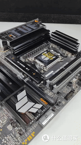 AMD R9 9950X3D 真强!搭配华硕 TUF X870-PLUS 与 索泰 RTX 5080