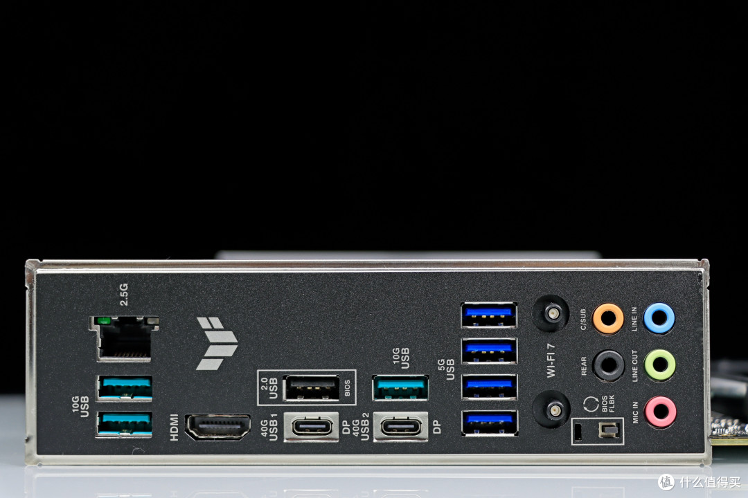 AMD R9 9950X3D 真强!搭配华硕 TUF X870-PLUS 与 索泰 RTX 5080
