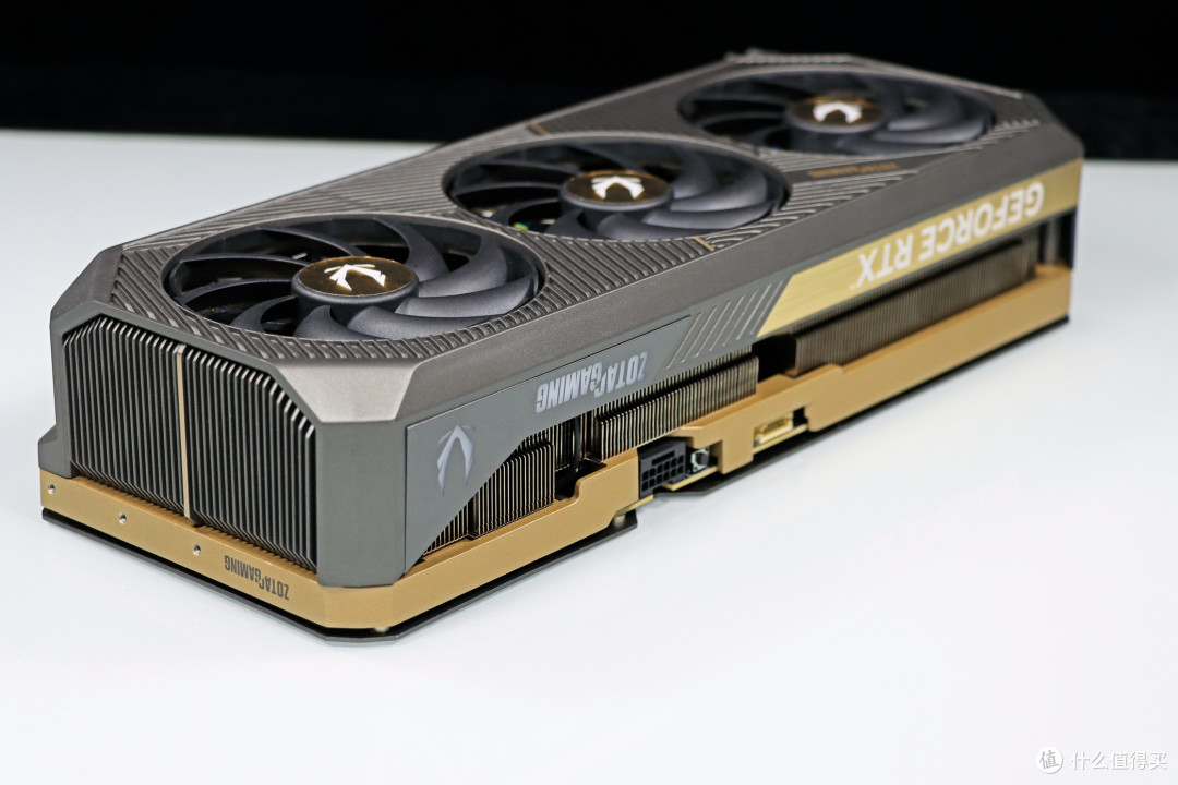 AMD R9 9950X3D 真强!搭配华硕 TUF X870-PLUS 与 索泰 RTX 5080