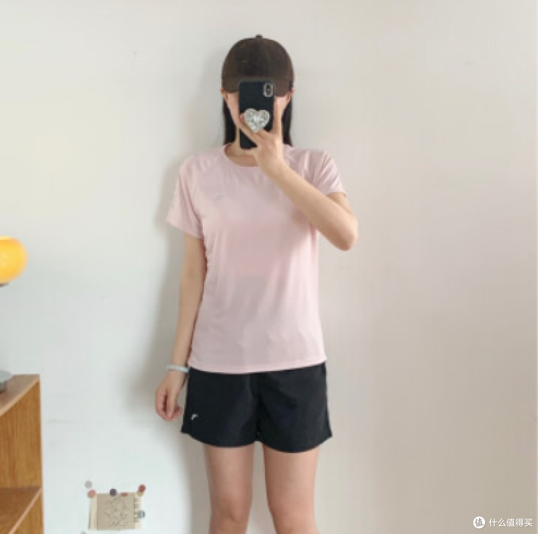 安踏速干运动套装:夏季健康目标的有力助推器
