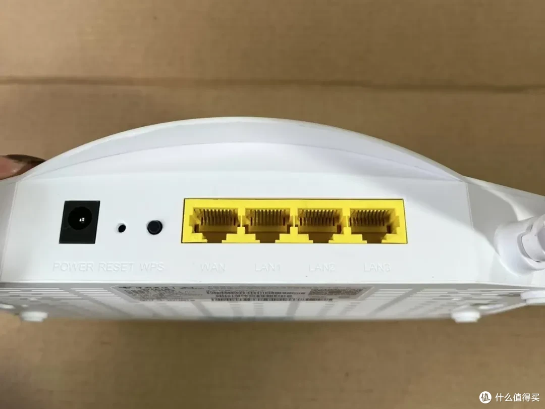 性价比炸裂的WiFi6+路由,二手28元支持mesh组网,采用飞船造型