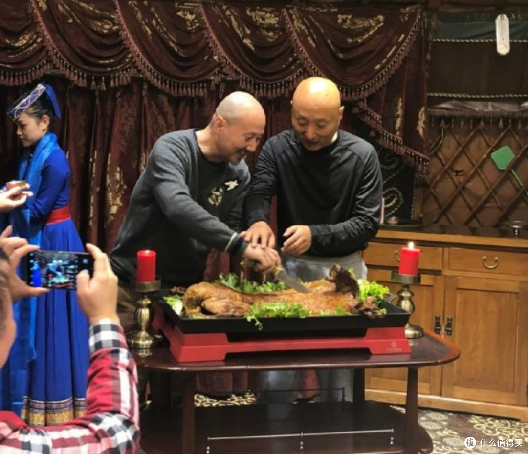 腾格尔曾说:在城市待不惯,内蒙老家5000亩地,每年开销100万!