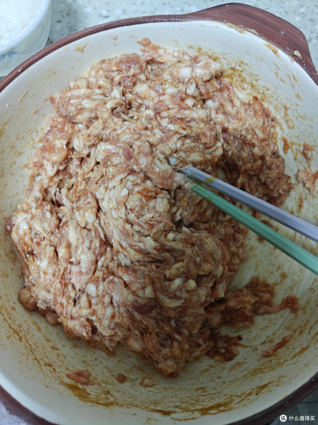 春日里的酸菜饺子香,超好吃。
