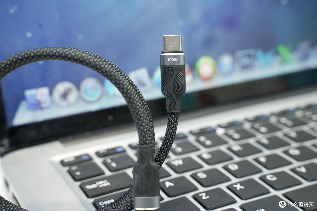 重新定义充电的科技美学单品！西圣K1磁吸冷感快充线评测体验