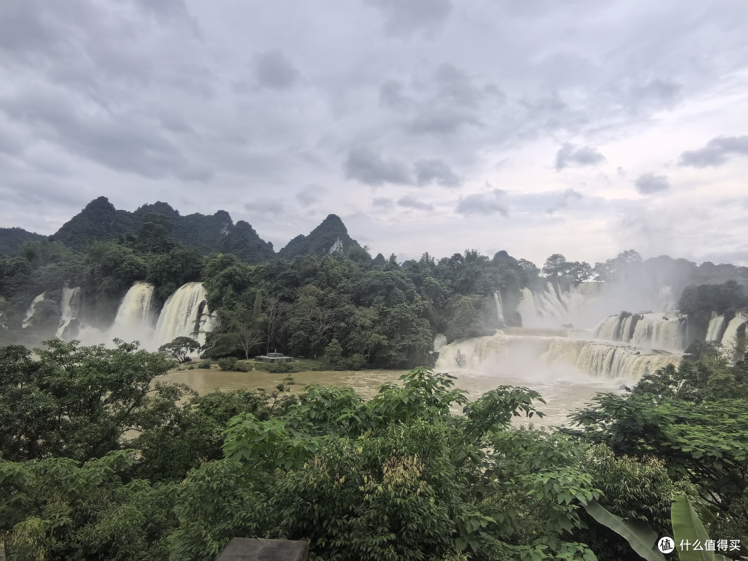 中越边境的壮丽瀑布之旅