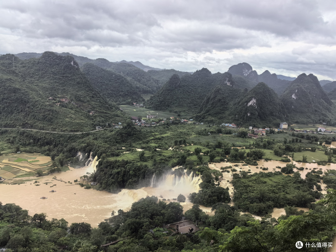 中越边境的壮丽瀑布之旅