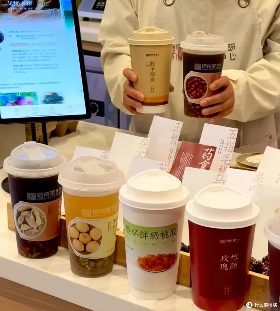 越小众越火!茶饮品牌流行挖掘“山货”来做奶茶了?