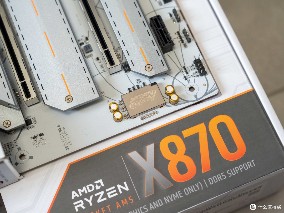 一键超频,游戏更省心,七彩虹CVN X870 ARK FROZEN方舟主板评测