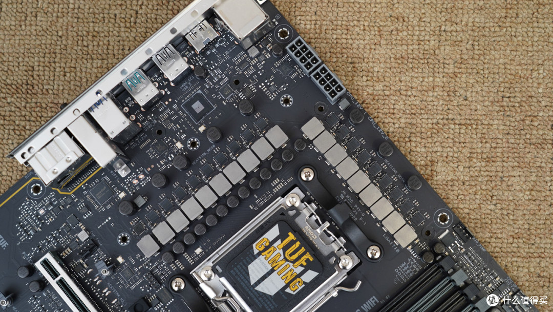 游戏生产力无短板,9950X3D评测&华硕TUF X870、索泰5080装机秀