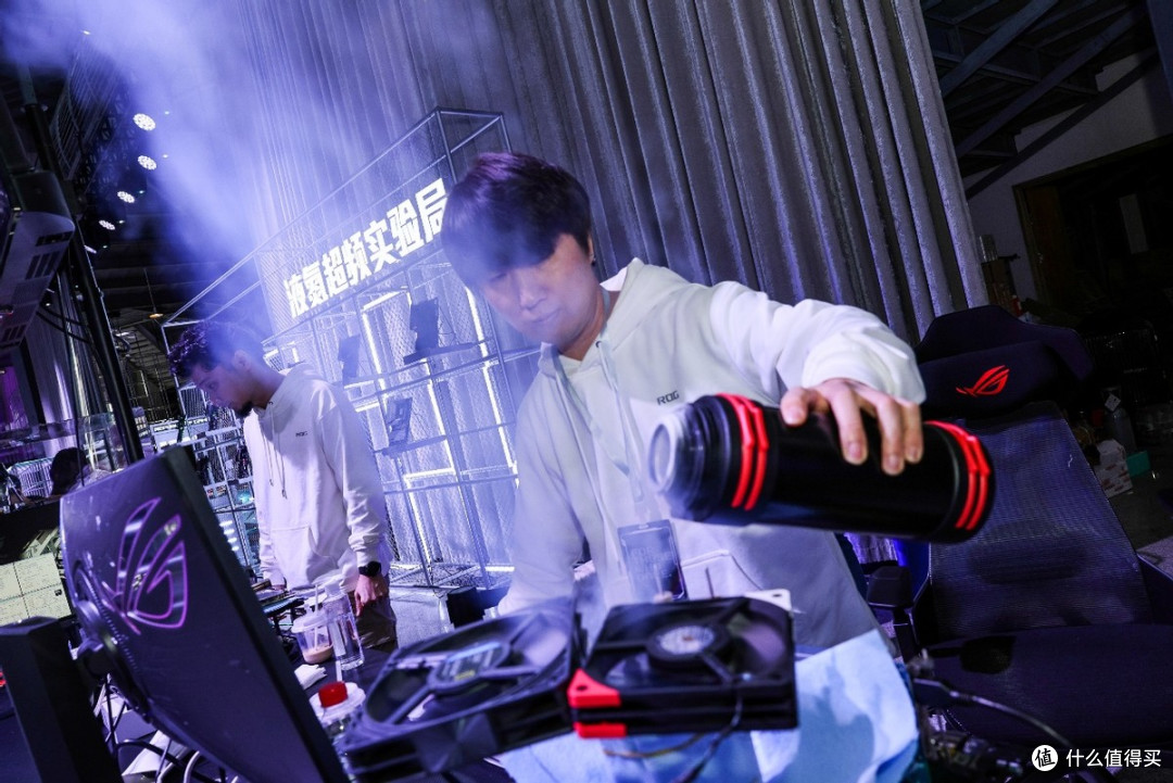 湘聚金字塔!华硕主板引爆ROG DAY 2025信仰狂欢