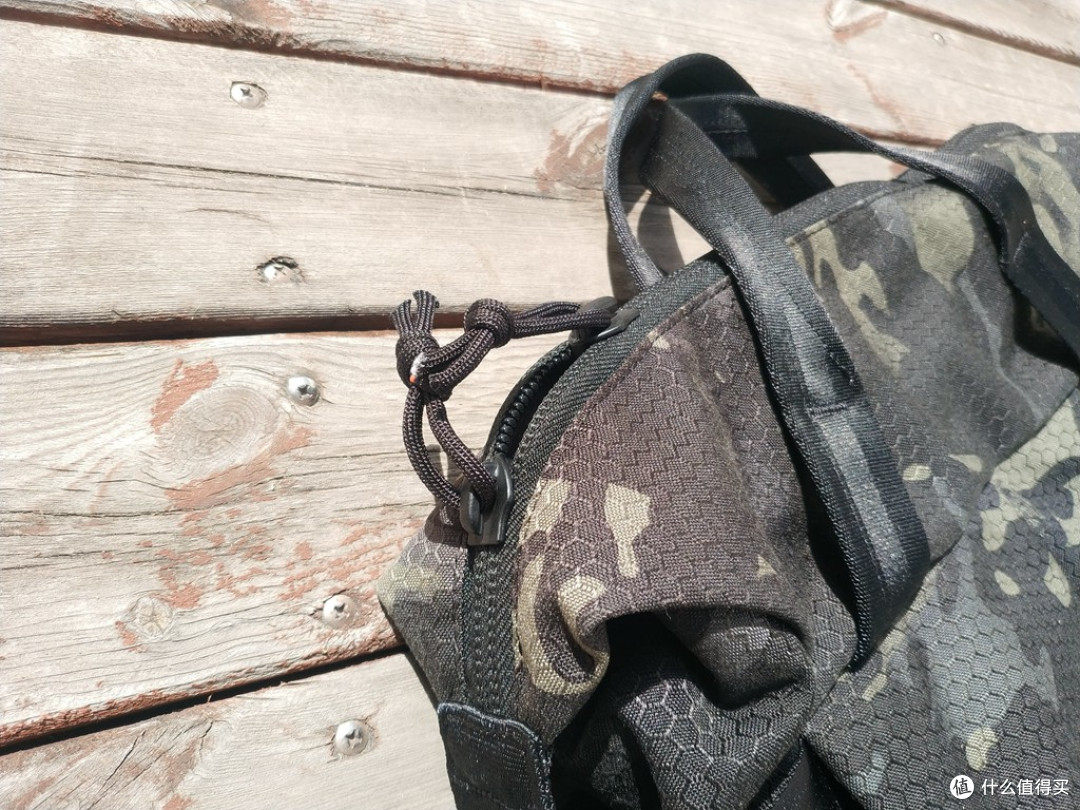 探索无界,重塑出行装备典范:MAXGEAR 打击者托特两用背包