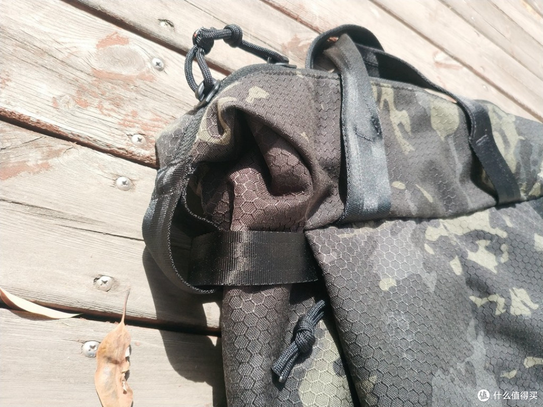 探索无界,重塑出行装备典范:MAXGEAR 打击者托特两用背包