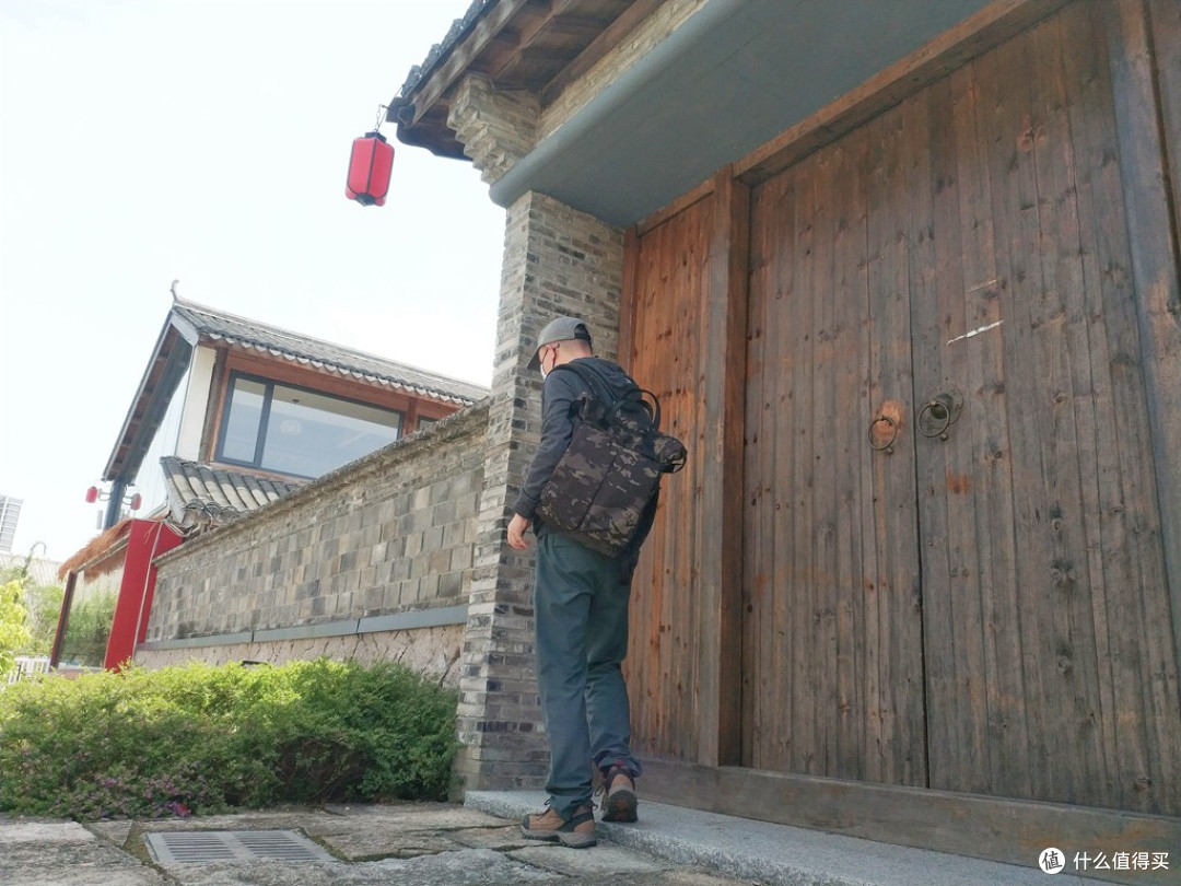 探索无界,重塑出行装备典范:MAXGEAR 打击者托特两用背包